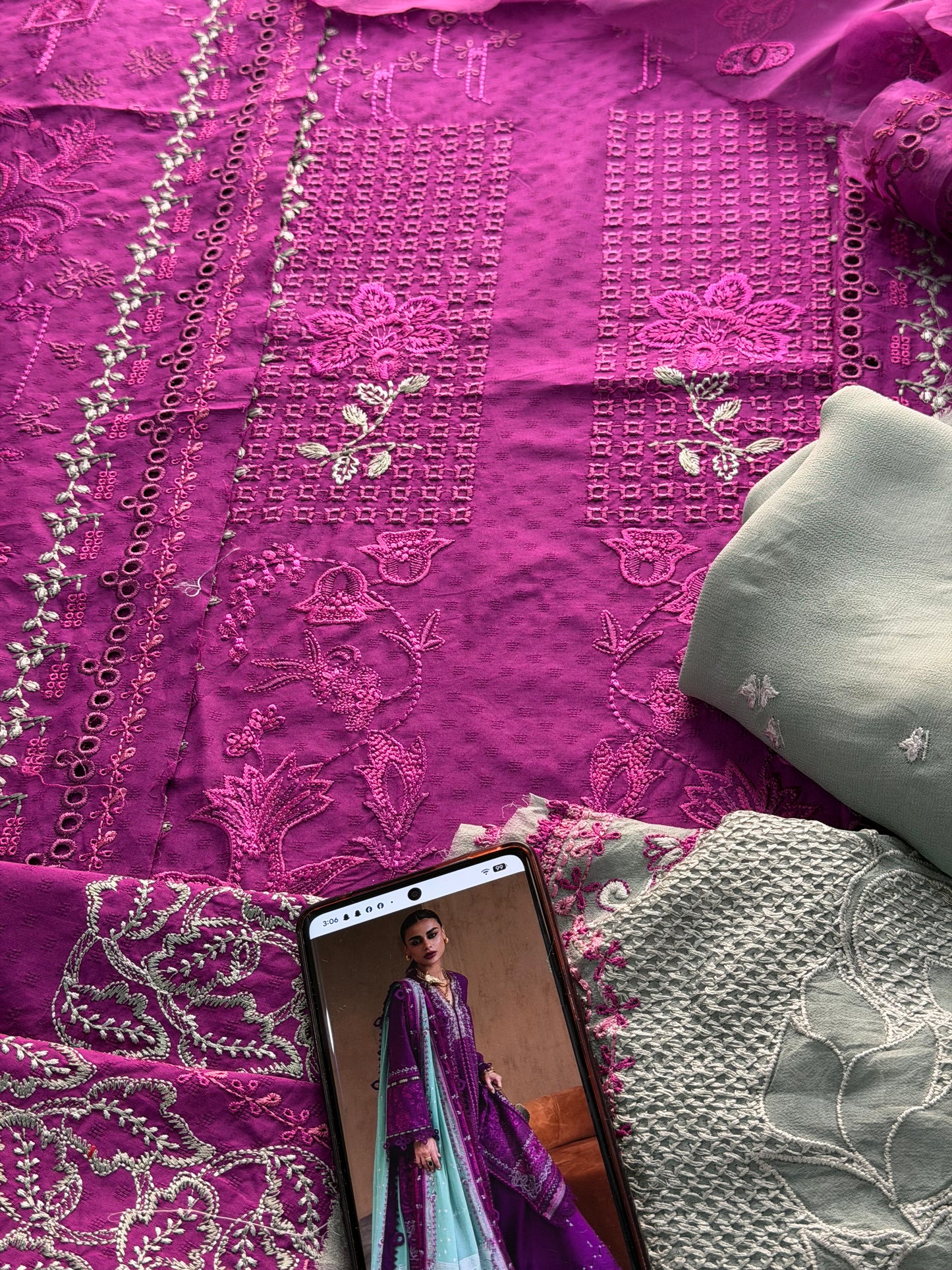 Suffuse Luxury Lawn