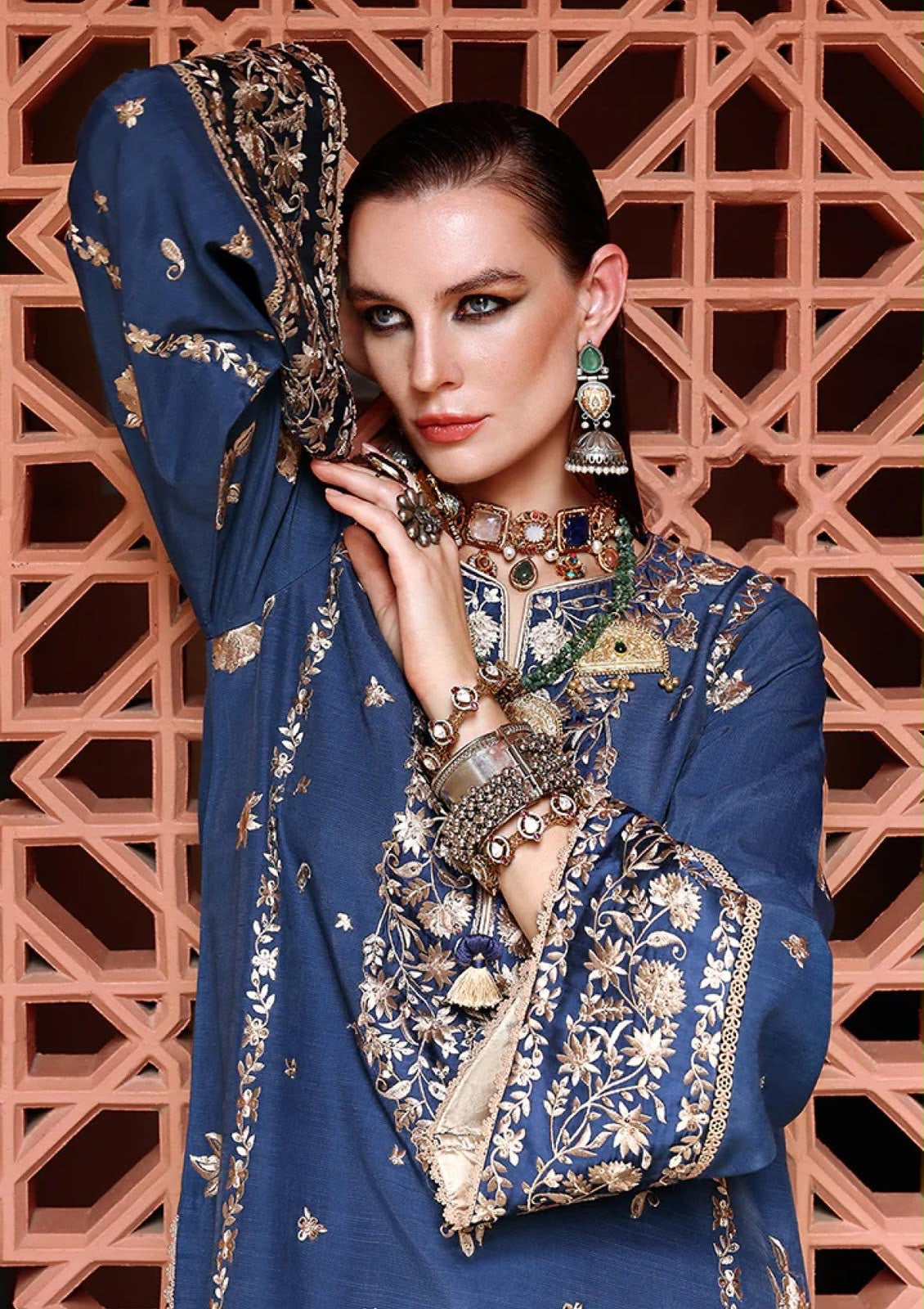 Mushq Rawsilk