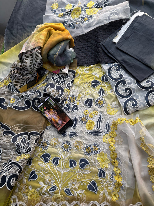Mushq Luxury Lawn